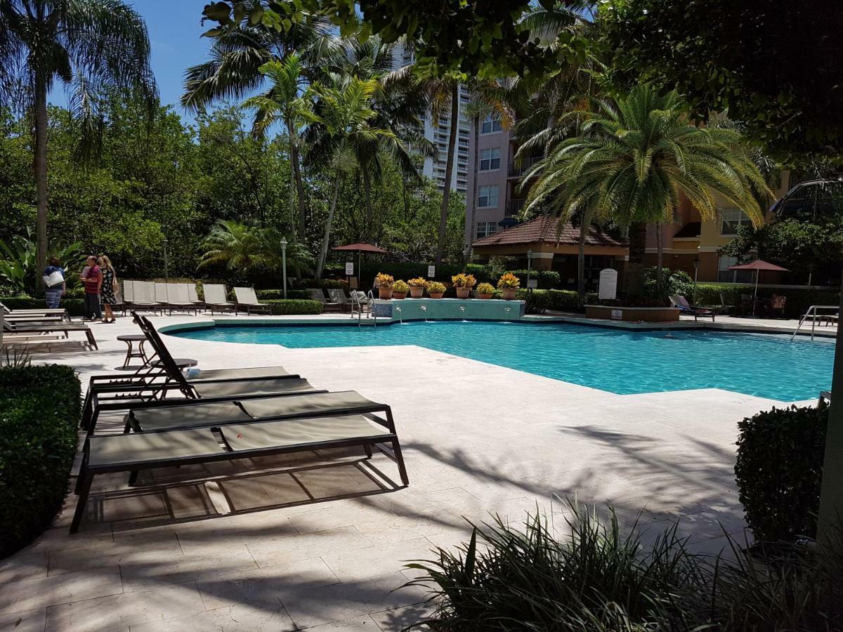 Yacht Club Aventura 2BR + 2BA Appartement Miami Buitenkant foto