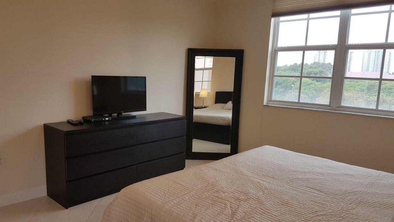 Yacht Club Aventura 2BR + 2BA Appartement Miami Buitenkant foto