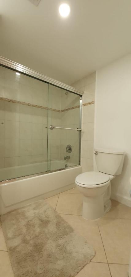 Yacht Club Aventura 2BR + 2BA Appartement Miami Buitenkant foto